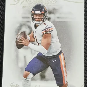 Carte à collectionner Panini Prestige Football 2023 | #54 Justin Fields | Chicago Bears | Game Over Trading Cards | Site de vente en ligne de cartes à collectionner NFL & football américain. Trading cards Panini - Topps - Donruss