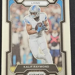 Carte à collectionner Panini Prizm Football 2023 | #100 Kalif Raymond | Detroit Lions | Game Over Trading Cards | Site de vente en ligne de cartes à collectionner NFL & football américain. Trading cards Panini - Topps - Donruss