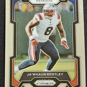 Carte à collectionner Panini Prizm Football 2023 | #202 Ja’whaun Bentley | New England Patriots | Game Over Trading Cards | Site de vente en ligne de cartes à collectionner NFL & football américain. Trading cards Panini - Topps - Donruss