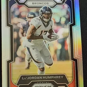 Carte à collectionner Panini Prizm Football 2023 | #90 Lil’Jordan Humphrey | Denver Broncos | Parallel Silver Prizm | Game Over Trading Cards | Site de vente en ligne de cartes à collectionner NFL & football américain. Trading cards Panini - Topps - Donruss