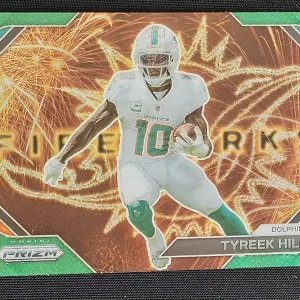 Carte à collectionner Panini Prizm Football 2023 | F-20 Tyreek Hill | Miami Dolphins | Insert Fireworks Green Prizm | Game Over Trading Cards | Site de vente en ligne de cartes à collectionner NFL & football américain. Trading cards Panini - Topps - Donruss