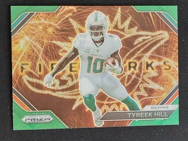Carte à collectionner Panini Prizm Football 2023 | F-20 Tyreek Hill | Miami Dolphins | Insert Fireworks Green Prizm | Game Over Trading Cards | Site de vente en ligne de cartes à collectionner NFL & football américain. Trading cards Panini - Topps - Donruss