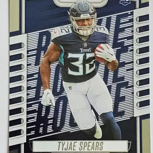 #129 Tyjae Spears | Tennessee Titans | Carte Rookie Panini Absolute Football 2023 | Game Over Trading Cards | Site de vente en ligne de cartes à collectionner de football américain (NFL). Trading cards Panini - Topps - Donruss