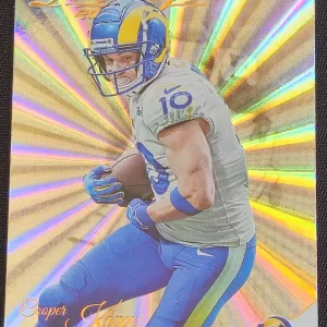 Carte à collectionner Panini Prestige Football 2023 | #171 Cooper Kupp | Los Angeles Rams | Parallel Xtra Points Sunburst | Game Over Trading Cards | Site de vente en ligne de cartes à collectionner NFL & football américain. Trading cards Panini - Topps - Donruss
