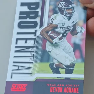 Panini Score Football 2023 | Protential #17 De'Von Achane | Miami Dolphins | Texas A&M | Carte Rookie Insert Red