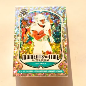 Panini Mosaic Football 2024 | #16 De’Von Achane - Miami Dolphins | Moments in Time No Huddle Silver