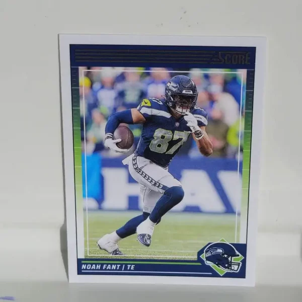 Panini Score Football 2024 | #258 Noah Fant - Seattle Seahawks